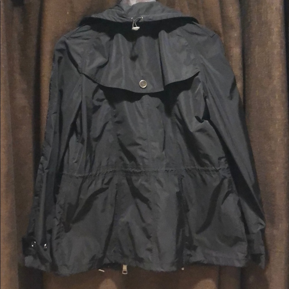 Burberry - Picture 8 of 8